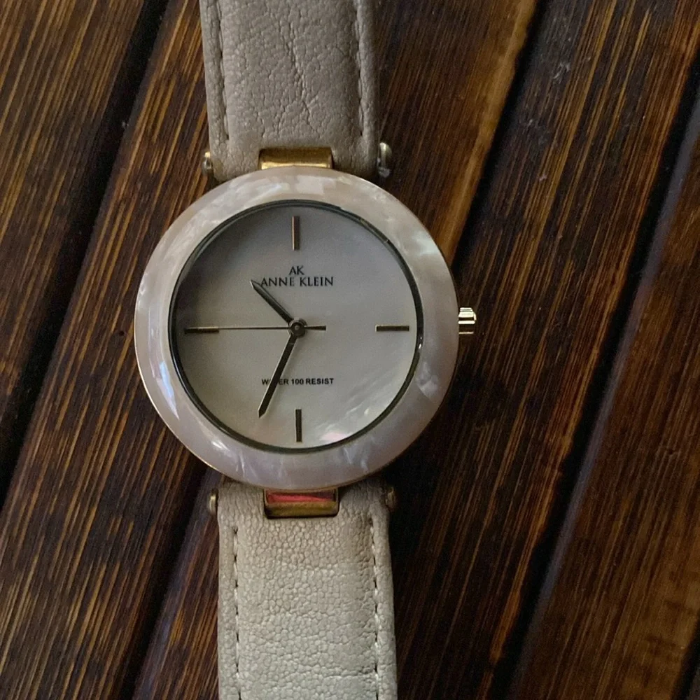 Anne Klein watch EUC beige/cream leather strap